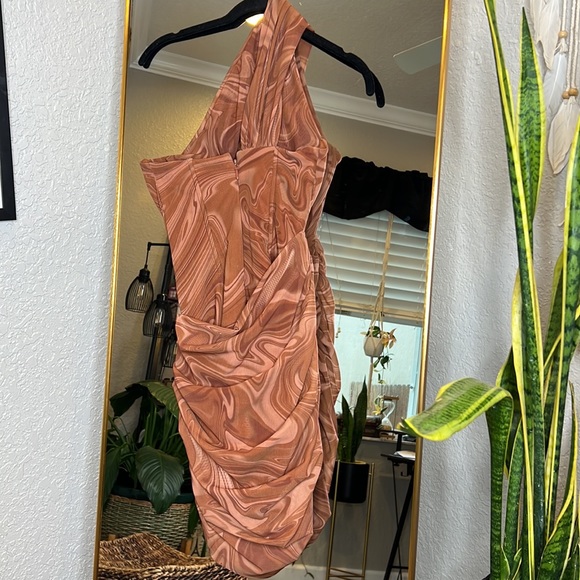 HOUSE OF CB 'Clementine' Swirl Print Cut Out Mini Dress - Picture 7 of 8